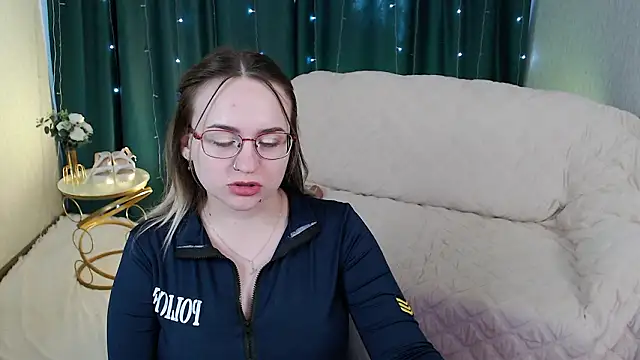 Snapshot of Bella_Evansss1 chatting on 03-29-26, 06:48 Bella Evansss1 online show from 03-29-26, 06:48