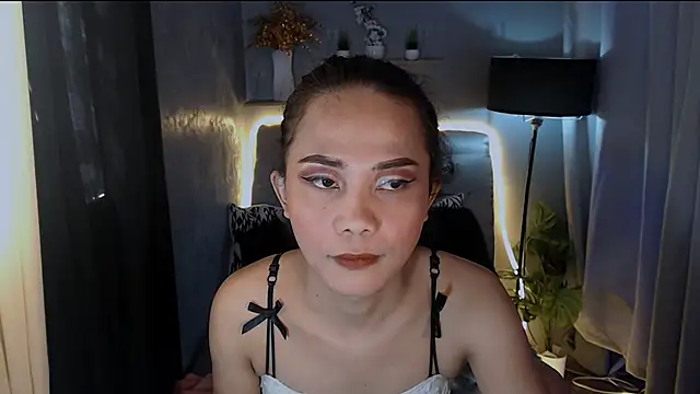 Snapshot of VeronicaFoxxxx chatting on 04-27-26, 01:03 VeronicaFoxxxx online show from 04-27-26, 01:03