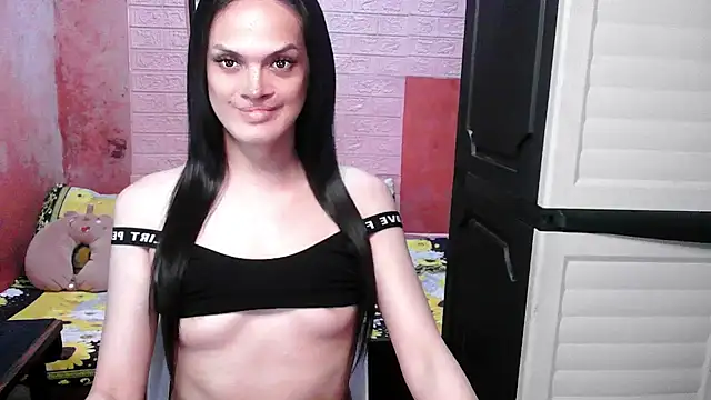 Snapshot of Bella_CiaoX chatting on 04-23-26, 07:37 Bella CiaoX online show from 04-23-26, 07:37