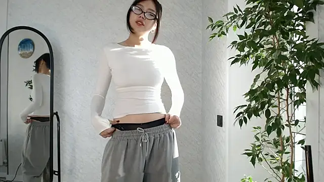 Snapshot of SecretTiny chatting on 04-08-26, 02:02 SecretTiny online show from 04-08-26, 02:02
