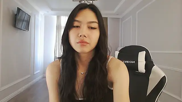 Snapshot of SecretTiny chatting on 06-16-26, 03:50 SecretTiny online show from 06-16-26, 03:50