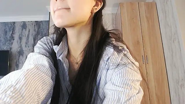 Snapshot of SecretTiny chatting on 05-21-26, 02:31 SecretTiny online show from 05-21-26, 02:31