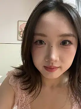 Snapshot of Alice-babyone chatting on 05-13-26, 02:02 Alice-babyone online show from 05-13-26, 02:02