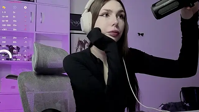 JustEvalove online show from 03-29-26, 03:02