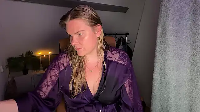Snapshot of SexyBlondJoanna-Exclusief chatting on 05-20-26, 10:01 SexyBlondJoanna-Exclusief online show from 05-20-26, 10:01