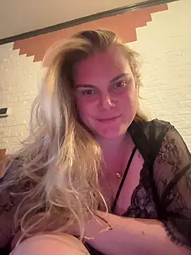 Snapshot of SexyBlondJoanna-Exclusief chatting on 05-18-26, 07:07 SexyBlondJoanna-Exclusief online show from 05-18-26, 07:07