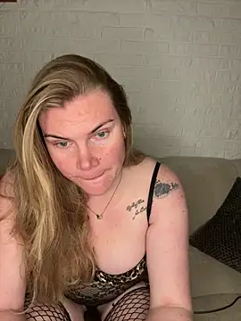 Snapshot of SexyBlondJoanna-Exclusief chatting on 04-06-26, 06:42 SexyBlondJoanna-Exclusief online show from 04-06-26, 06:42