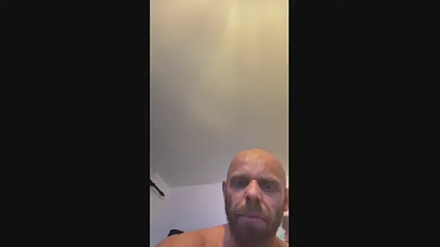 Snapshot of funycouple chatting on 04-30-26, 08:27 funycouple online show from 04-30-26, 08:27