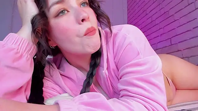 Snapshot of NatalForsy chatting on 05-29-26, 11:38 NatalForsy online show from 05-29-26, 11:38