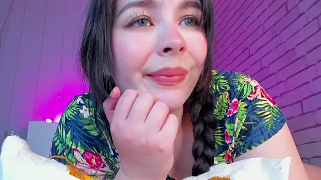 Snapshot of NatalForsy chatting on 05-12-26, 11:49 NatalForsy online show from 05-12-26, 11:49