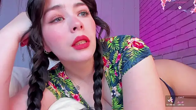 Snapshot of NatalForsy chatting on 05-15-26, 12:03 NatalForsy online show from 05-15-26, 12:03