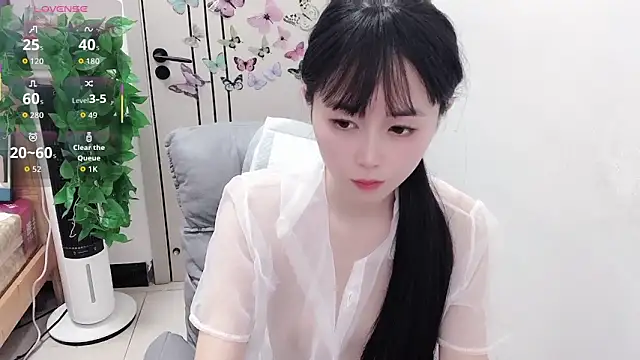 Snapshot of Dear-yuner chatting on 05-27-26, 02:02 Dear-yuner online show from 05-27-26, 02:02