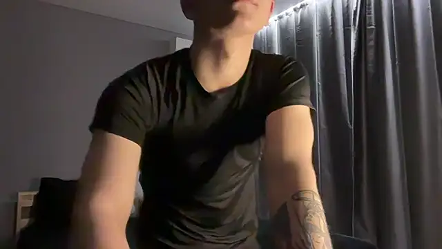 MaxWoolf online show from 04-19-26, 02:29