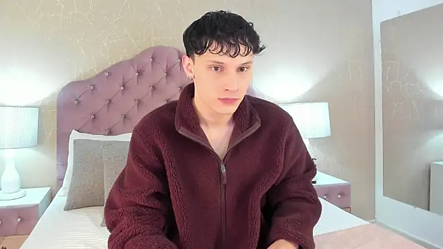 Snapshot of LephyStar chatting on 05-14-26, 03:58 LephyStar online show from 05-14-26, 03:58