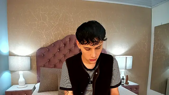 Snapshot of LephyStar chatting on 05-16-26, 04:22 LephyStar online show from 05-16-26, 04:22