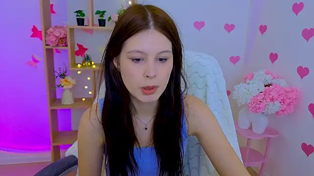 Snapshot of EvaOnyx chatting on 04-18-26, 11:12 EvaOnyx online show from 04-18-26, 11:12