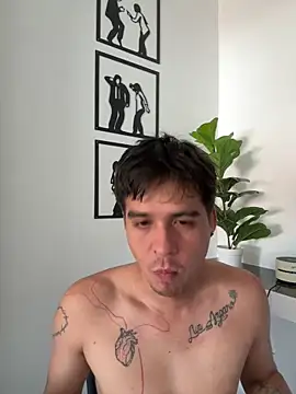 Snapshot of davidjan1996 chatting on 06-20-26, 03:06 davidjan1996 online show from 06-20-26, 03:06