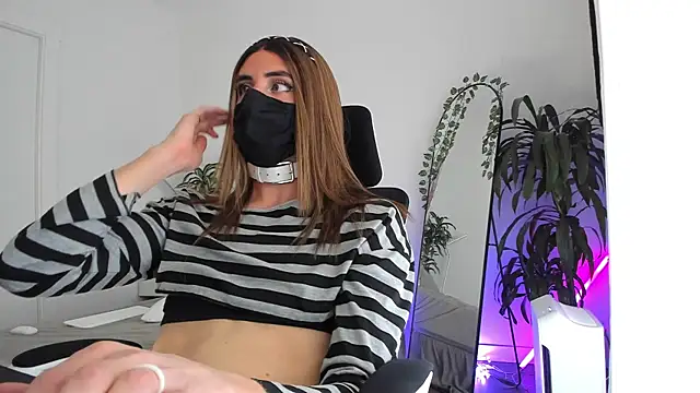 LilyReina online show from 04-06-26, 06:09