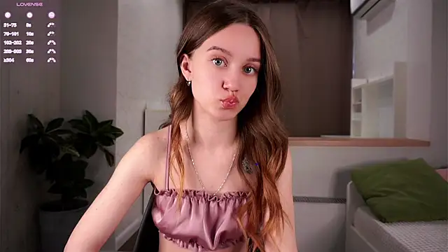 Snapshot of sinfulThea chatting on 04-24-26, 12:07 sinfulThea online show from 04-24-26, 12:07