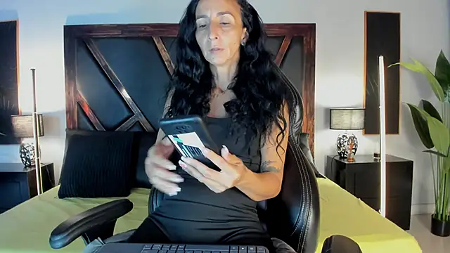 Snapshot of SamanttaLopez chatting on 04-11-26, 01:04 SamanttaLopez online show from 04-11-26, 01:04