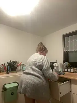 Tinchen Milf online show from 04-08-26, 07:37