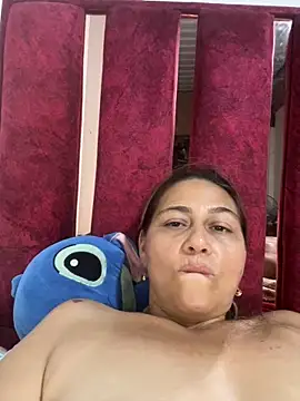 Snapshot of _violeta_99 chatting on 04-28-26, 02:27 violeta 99 online show from 04-28-26, 02:27
