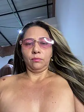 Snapshot of _violeta_99 chatting on 04-04-26, 06:25 violeta 99 online show from 04-04-26, 06:25