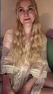 LoveAliceXXX online show from 04-14-26, 07:41