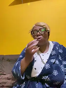 BoobsQueeen online show from 06-20-26, 12:48