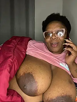 Snapshot of BoobsQueeen chatting on 07-21-26, 03:13 BoobsQueeen online show from 07-21-26, 03:13