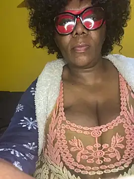 BoobsQueeen online show from 06-14-26, 11:50