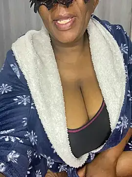 BoobsQueeen online show from 05-26-26, 04:21