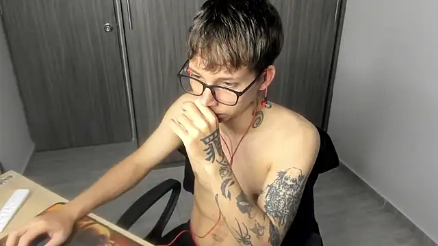Snapshot of xam_winn chatting on 06-17-26, 10:30 xam winn online show from 06-17-26, 10:30