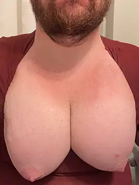 Snapshot of hugemanbreasts chatting on 07-06-26, 02:18 hugemanbreasts online show from 07-06-26, 02:18