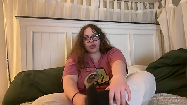 Seraphinawild online show from 04-24-26, 06:15