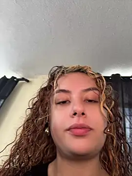 Snapshot of Amber-fire chatting on 04-26-26, 05:10 Amber-fire online show from 04-26-26, 05:10