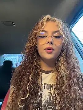 Snapshot of Amber-fire chatting on 04-15-26, 06:45 Amber-fire online show from 04-15-26, 06:45