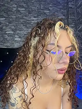 Snapshot of Amber-fire chatting on 04-22-26, 11:17 Amber-fire online show from 04-22-26, 11:17