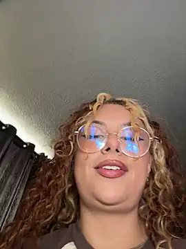 Snapshot of Amber-fire chatting on 04-23-26, 04:08 Amber-fire online show from 04-23-26, 04:08