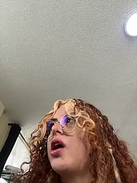 Snapshot of Amber-fire chatting on 05-22-26, 04:16 Amber-fire online show from 05-22-26, 04:16