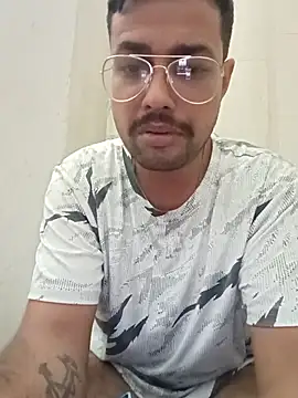 Snapshot of herochoclateboy chatting on 05-03-26, 05:05 herochoclateboy online show from 05-03-26, 05:05