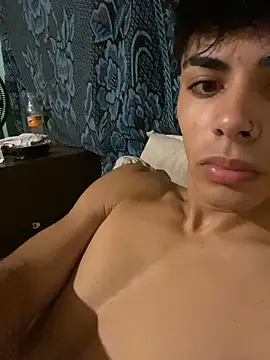 AgusTr online show from 03-30-26, 05:42