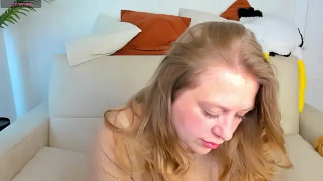 CleoXotie online show from 06-19-26, 01:33
