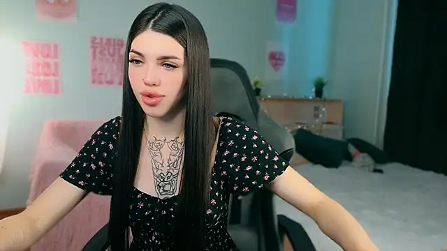 molly rettyy online show from 06-25-26, 04:32