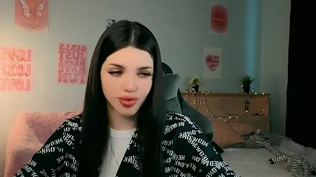 Snapshot of molly_rettyy chatting on 05-07-26, 04:28 molly rettyy online show from 05-07-26, 04:28