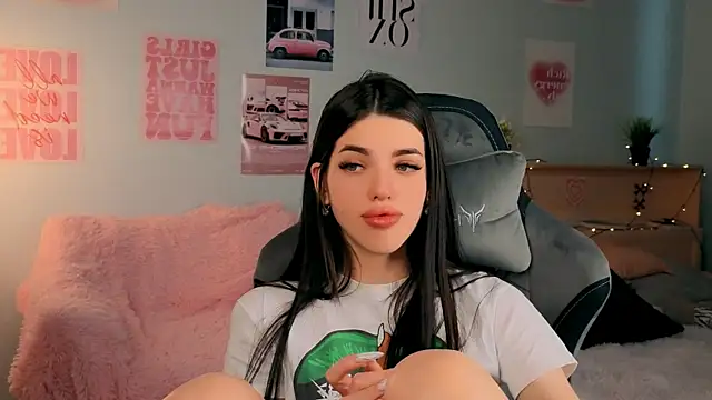 Snapshot of molly_rettyy chatting on 04-11-26, 07:45 molly rettyy online show from 04-11-26, 07:45