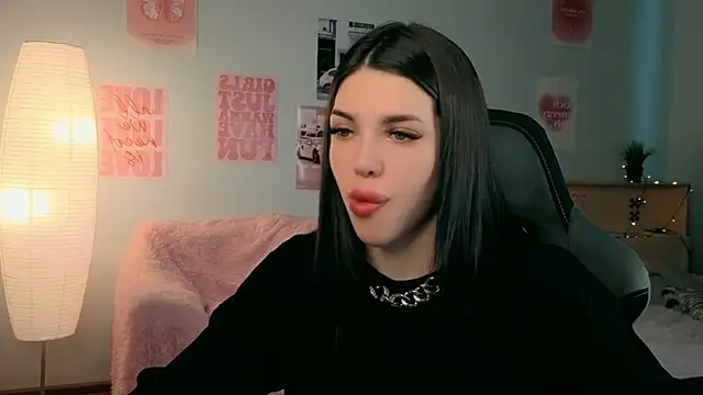 Snapshot of molly_rettyy chatting on 05-02-26, 04:07 molly rettyy online show from 05-02-26, 04:07