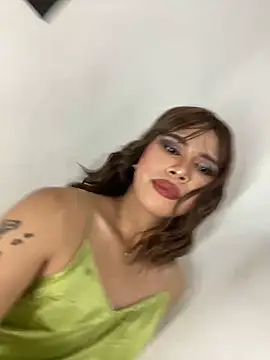 Snapshot of _Flirtyprincess_ chatting on 04-01-26, 02:25 Flirtyprincess online show from 04-01-26, 02:25