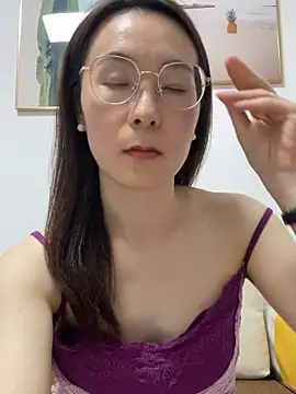 Snapshot of you-520 chatting on 06-18-26, 11:04 you-520 online show from 06-18-26, 11:04
