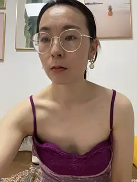 Snapshot of you-520 chatting on 07-14-26, 02:05 you-520 online show from 07-14-26, 02:05
